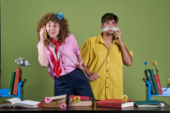 כאן צומחים שירים / תיאטרון הקרון