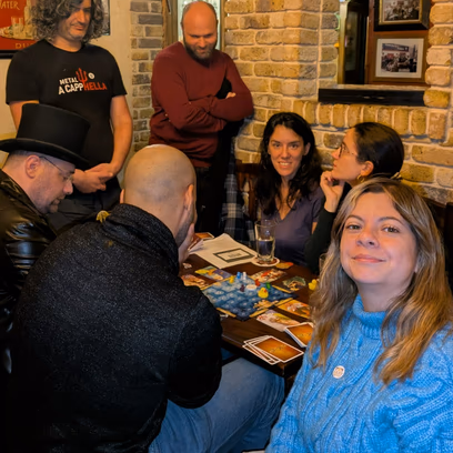יאללה פליי — ערב משחקים חברתי לרווקים ורווקות