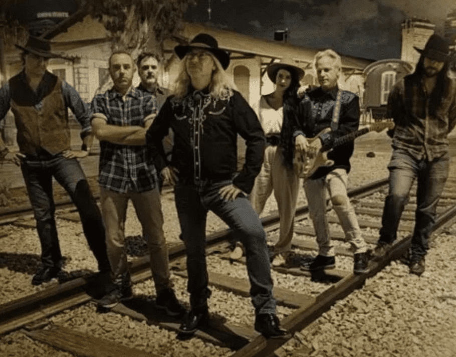 Nashville Outlaws || Nashville Outlaws: Three Chords and a Heart – American Country