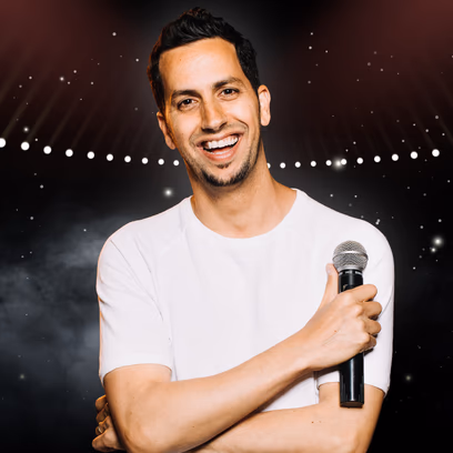 תמיר בוסקילה במופע סטנד-אפ