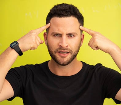 גיא הוכמן במופע בידור