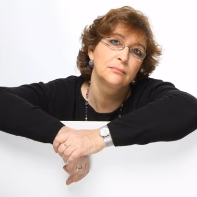 מפגש עם יבגניה אלבץ: ״מדוע אנשים בוחרים באוטוקרטיה? ״ (ברוסית) — אנו – מוזיאון העם היהודי