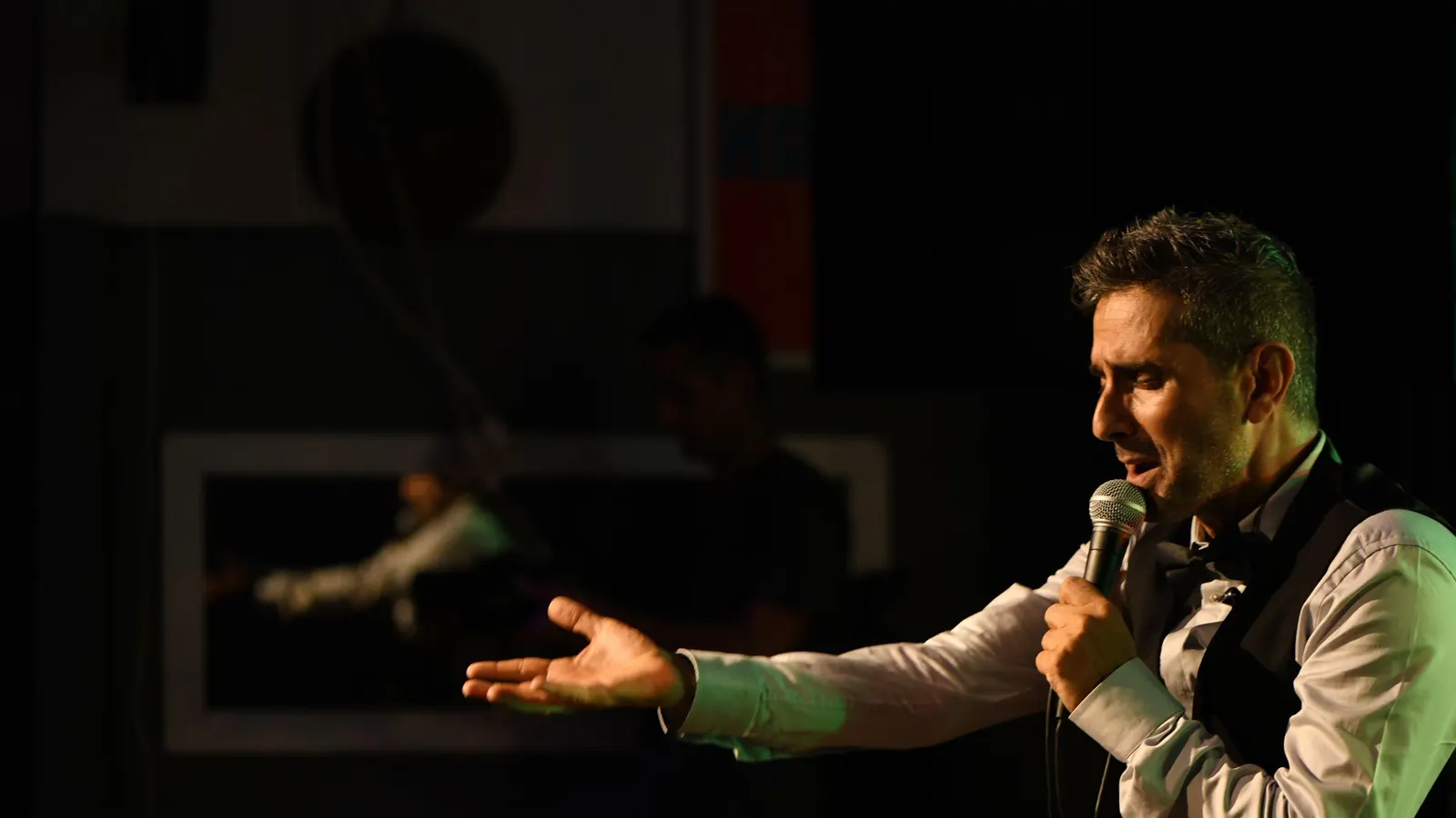 ב.זהב — מלך העולם — גיא ברכה