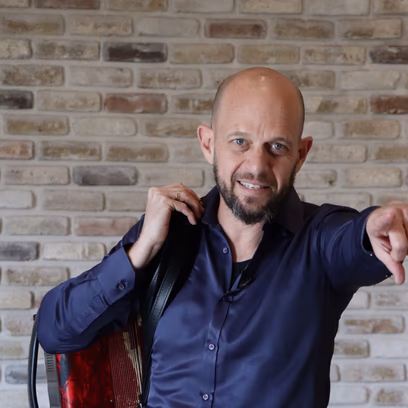 צח חרמון — לא עוצרים בזמן — קפה תרבות 9