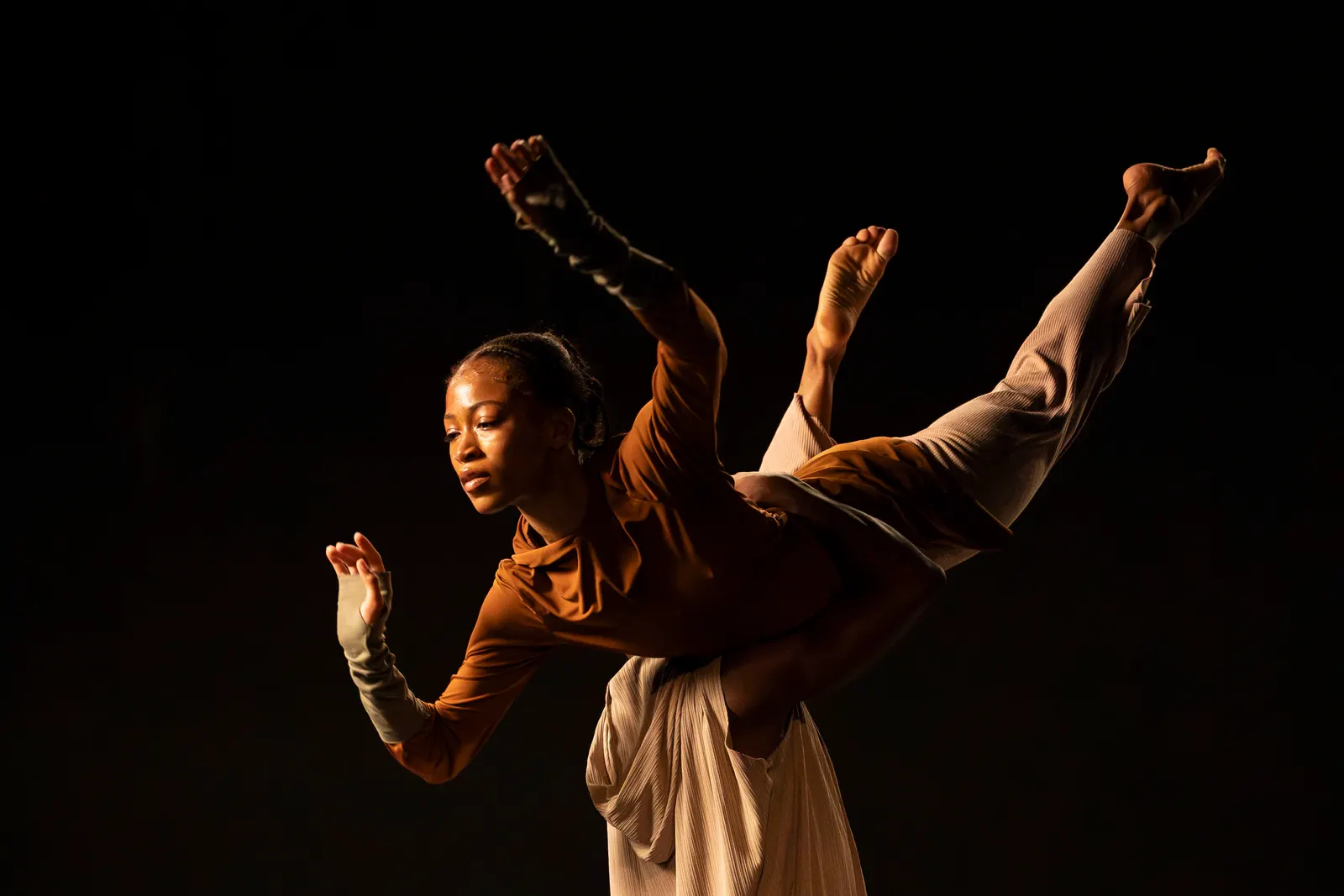 Light Dance Company