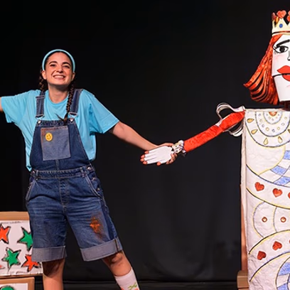 בארץ הפלאות