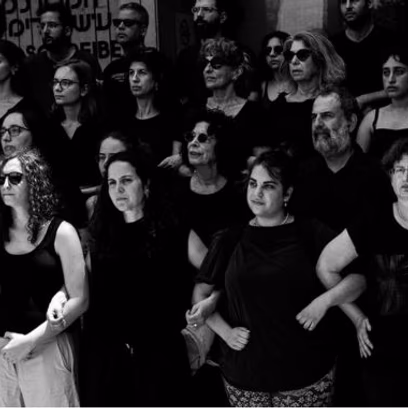 שיח גלריה בתערוכה "רשות הדיבור – תערוכת ספרי צילום"